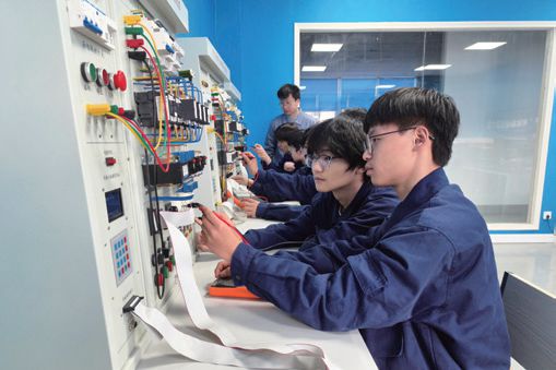 弘途高級技工學校 聚焦電子商務技術服務，培養數字時代技能人才